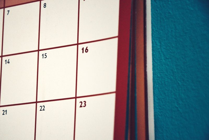 Wandkalender mit Drahtkammbindung